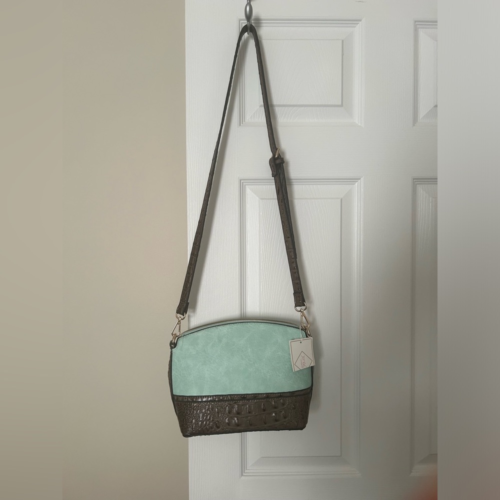 Jen and company shoulder bag new with tags